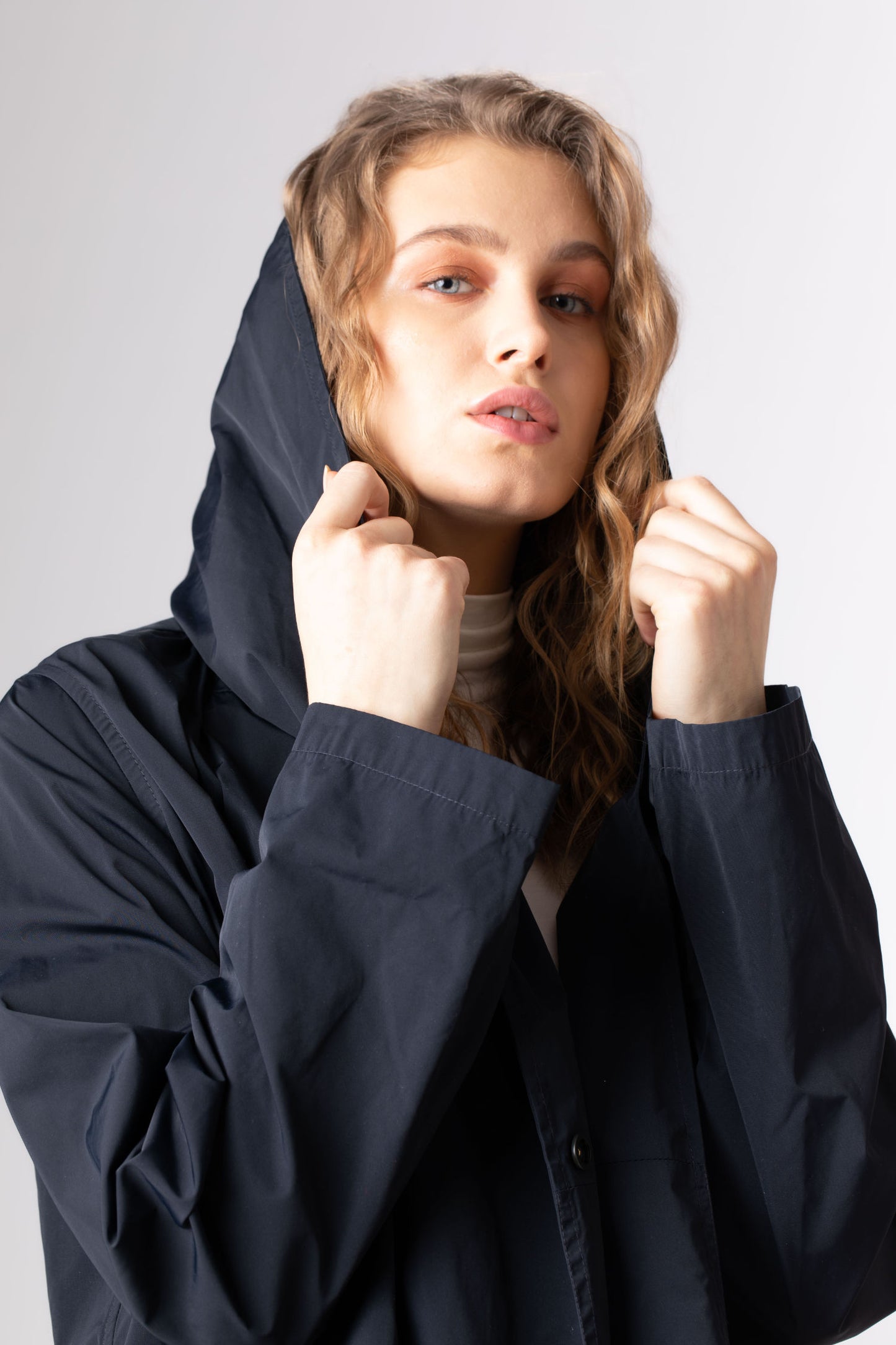 ANEMONE – 100 % Recycled PET Bottles (Designer Sale)