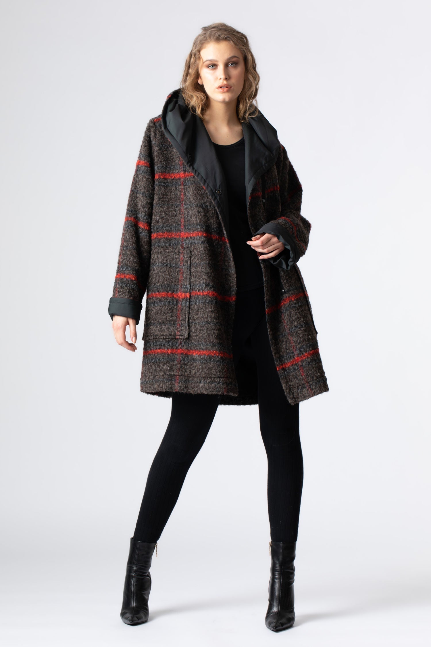 Nachhaltiger Designermantel aus recycelter Wolle