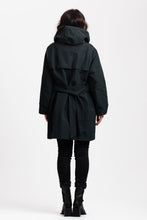 Laden Sie das Bild in den Galerie-Viewer, RAFFAUF nachhaltiger Trenchcoat STELLA / Load image into Gallery viewer, RAFFAUF nachhaltiger Trenchcoat STELLA