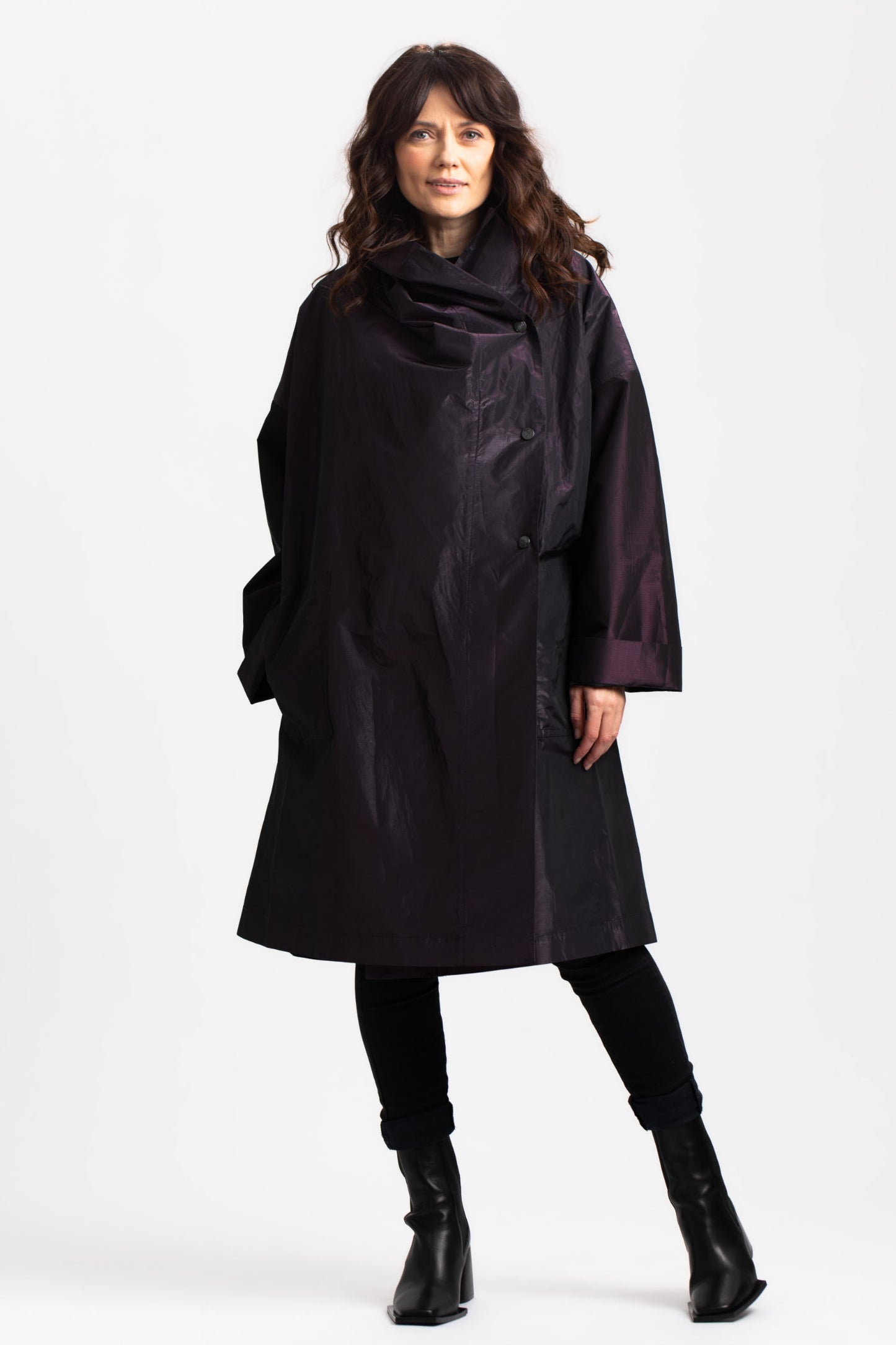 Zeitloses Designercape von RAFFAUF