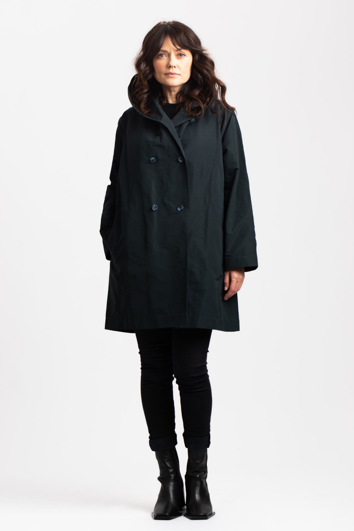 RAFFAUF Designertrenchcoat aus recycelten Plastikflaschen